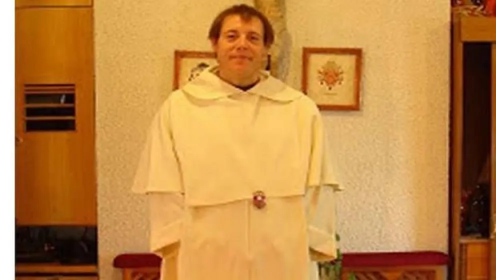 Vaticano suspende de por vida a sacerdote