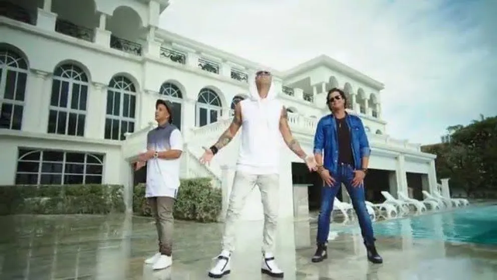 Wisin, Carlos Vives - Nota de Amor (Official Video) ft. Daddy Yankee thumbnail
