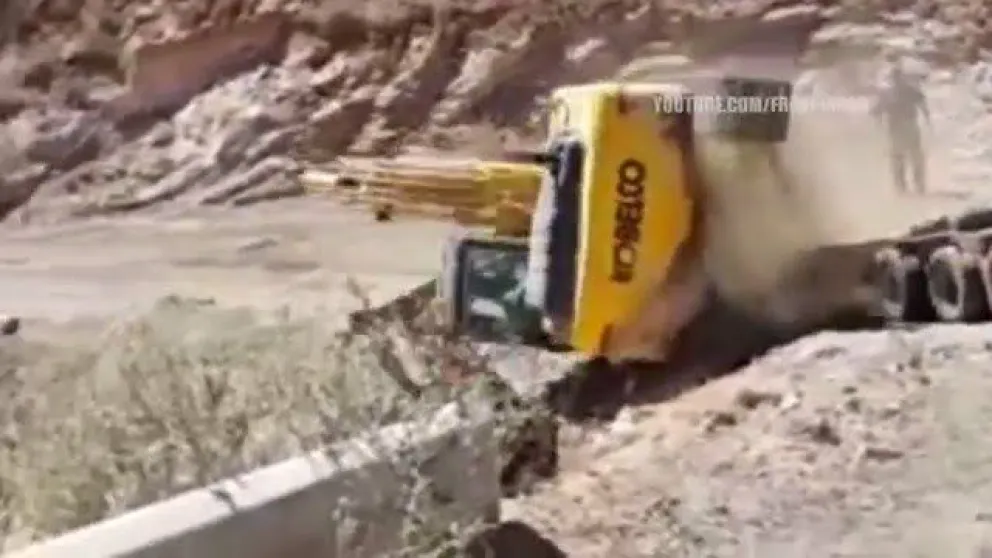 Accidente Retroescavadora - Arica thumbnail