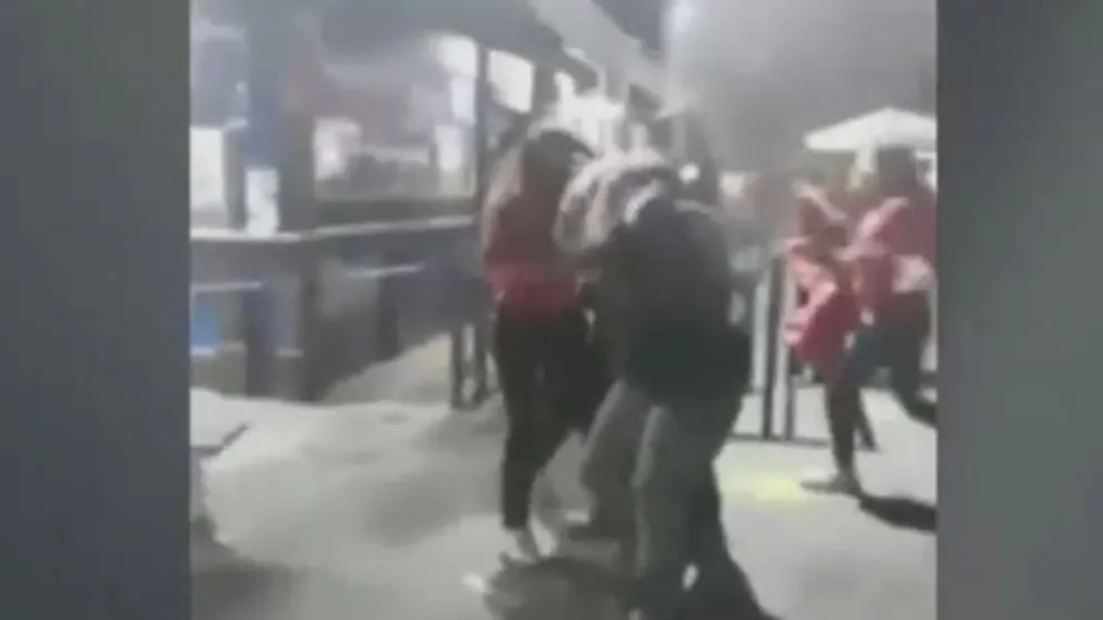 pelea-fantasilandia