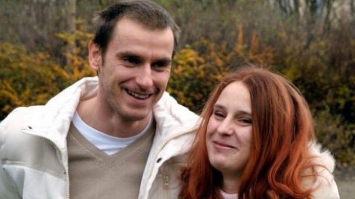 pareja de hermanos