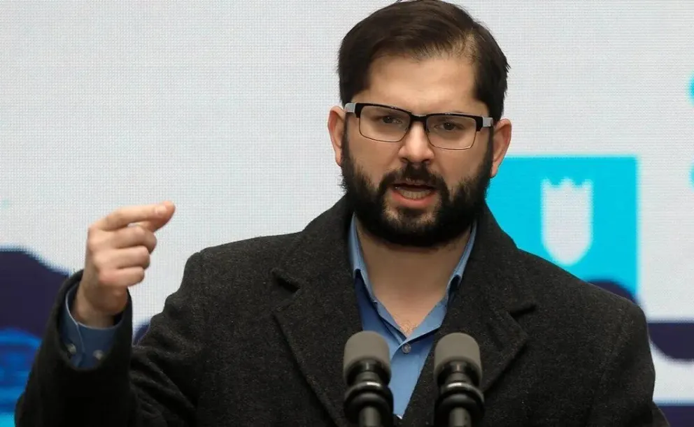gabriel-boric-saludo_